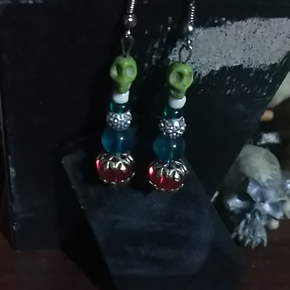 Earrings - Picture 1 of 1